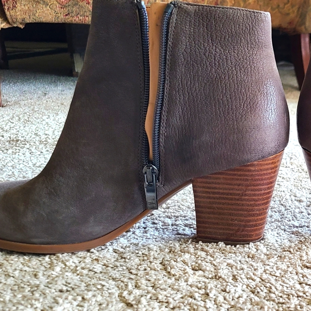 Ankle booties